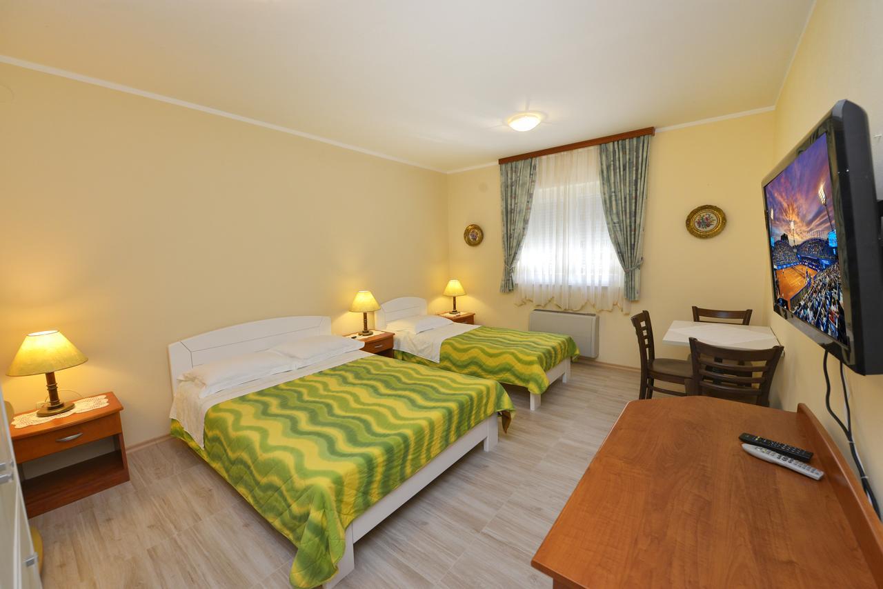 Bed And Breakfast Julia Seget  Экстерьер фото